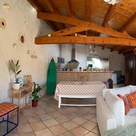 La Surfhouse Oleronaise بيت شباب سان بيار دو أوليرون
